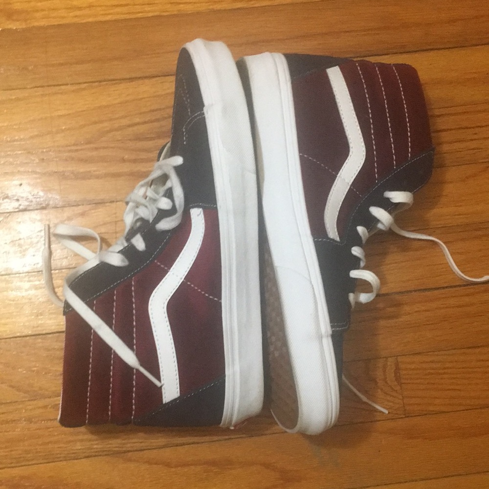 NWOT maroon and navy corduroy vans